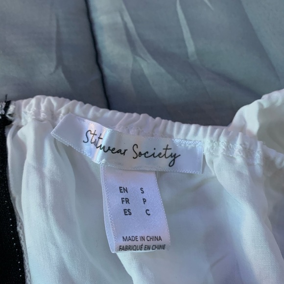 Romper - Picture 2 of 3